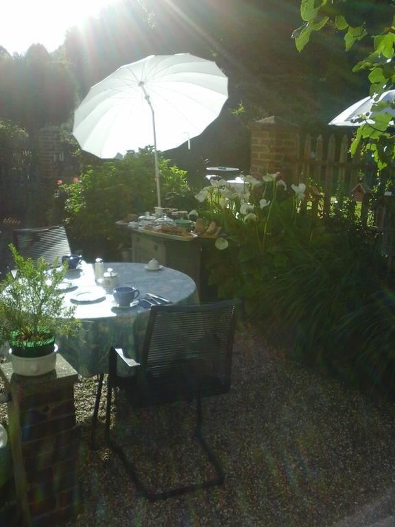 La Maison De La Plage - La Cerisaie Bed and Breakfast Honfleur Esterno foto